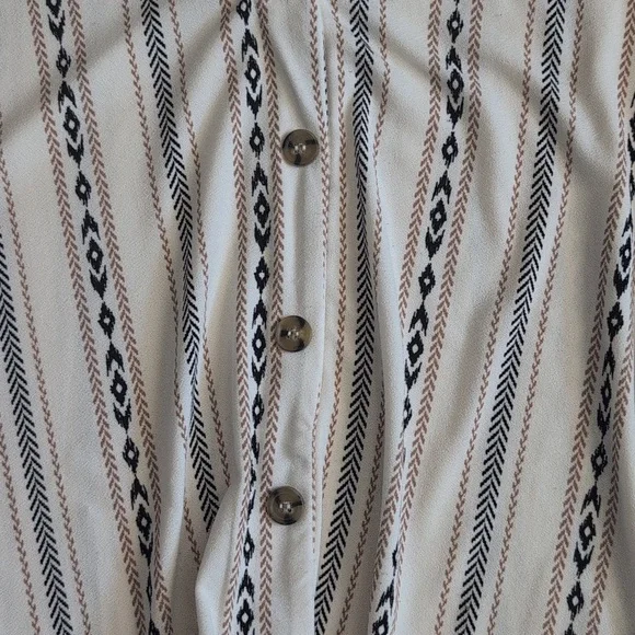 Striped Button-Down Detail Top - Picture 4 of 6